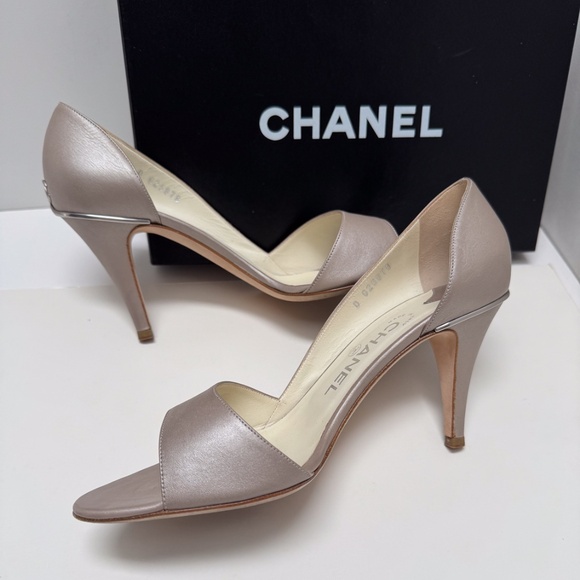 Genuine Chanel heels - taupe size 39/ 9B - Picture 1 of 12